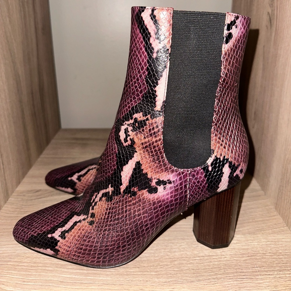 Donald J Pliner Laila Boots